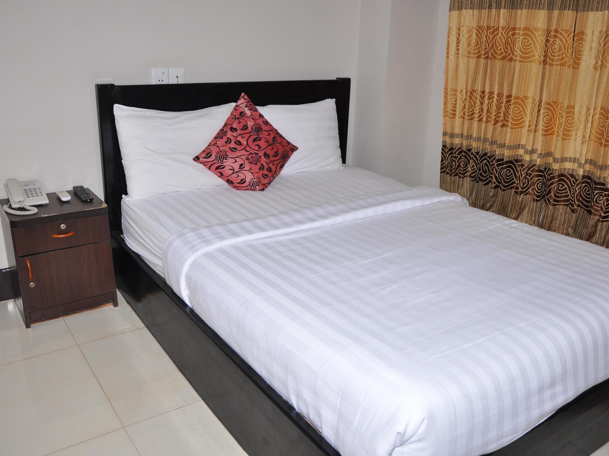 Number 9 Hotel Phnom Pen Exterior foto