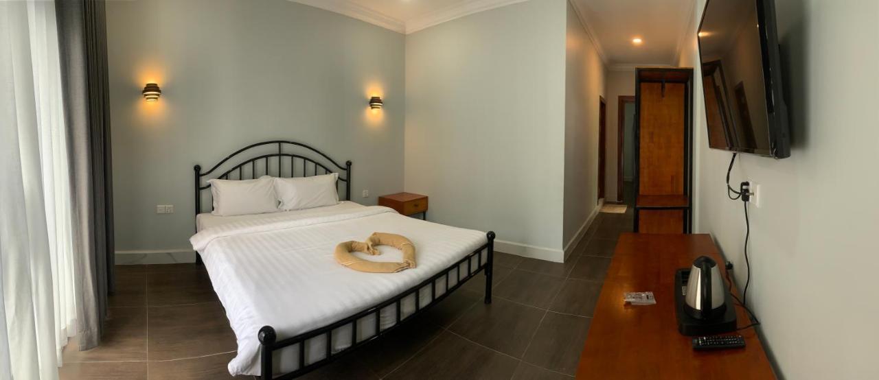 Number 9 Hotel Phnom Pen Exterior foto