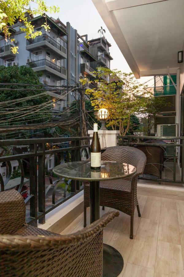 Number 9 Hotel Phnom Pen Exterior foto